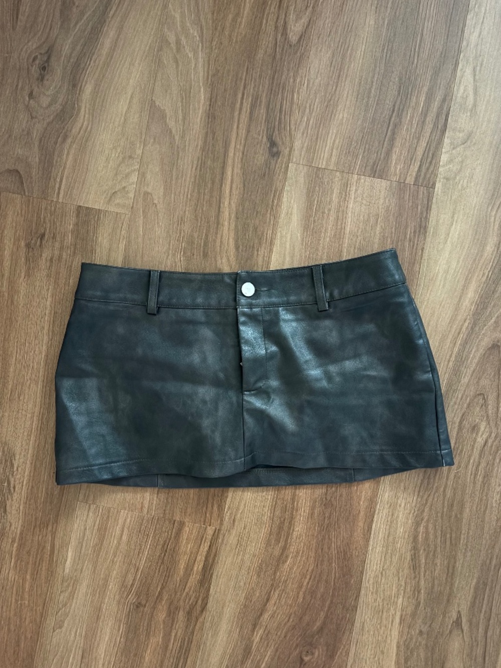 black edikted mini leather skirt
